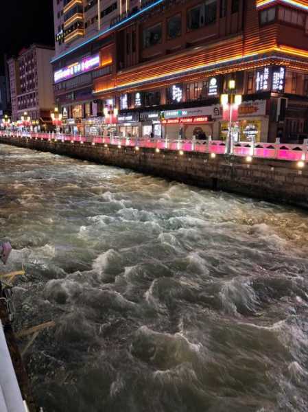 泸定河里钓鱼怎么样，泸定县的河是什么河？-图1