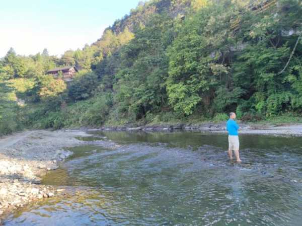 溪流钓鱼女生怎么样，想钓鱼跟我走之溪流钓探秘-图3